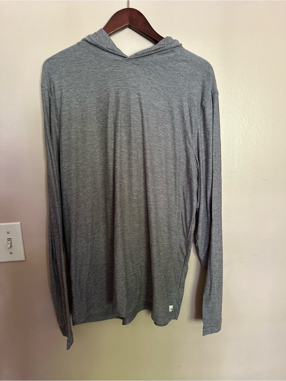 Vuori Men's Heather Gray Lightweight Hooded Long Sleeve